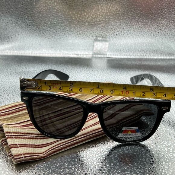 VIBE Ultra Violet Sunglasses Unisex Black Polaroid Glare Blocking Classic Retro - Picture 2 of 6